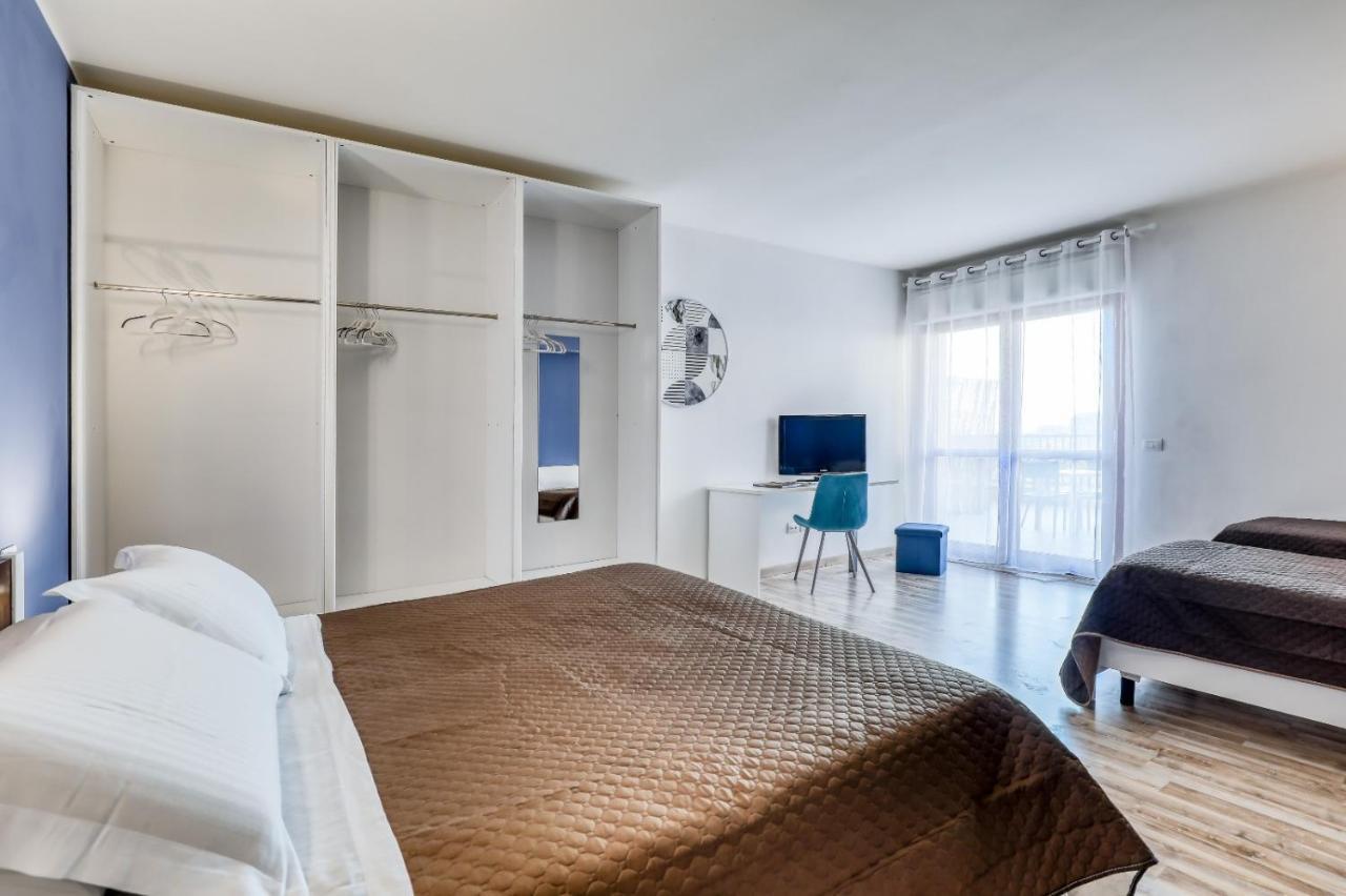 Asso Residence Τέρνι Εξωτερικό φωτογραφία
