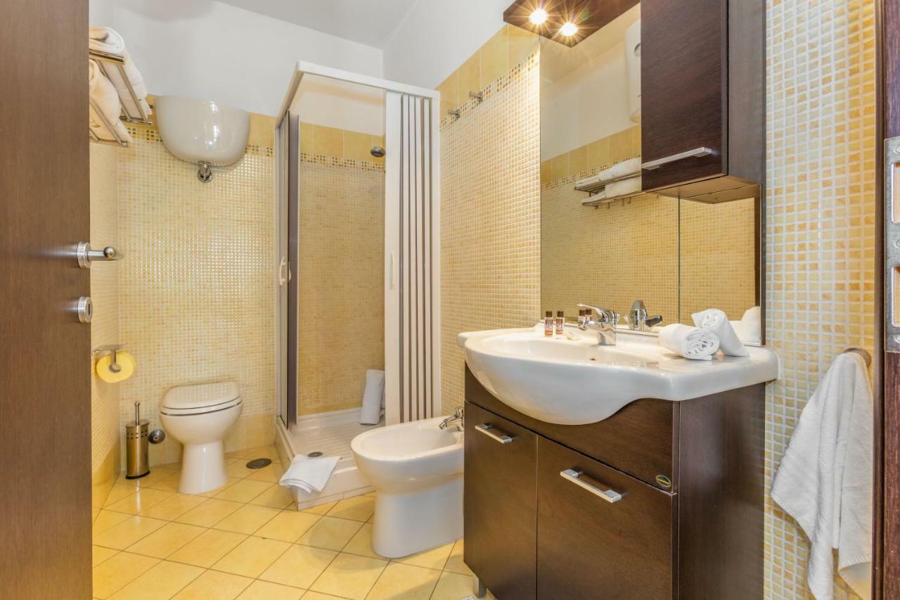 Asso Residence Τέρνι Δωμάτιο φωτογραφία
